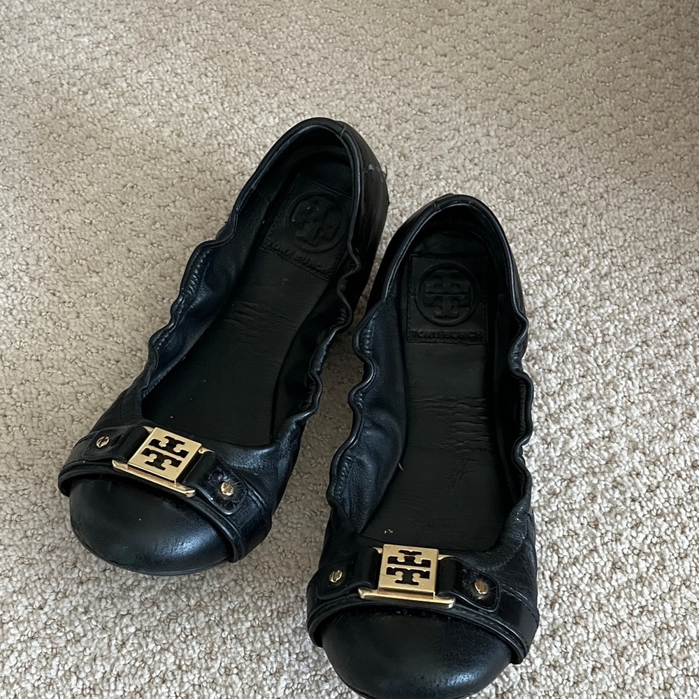 Tory Burch Black Leather Flats with Gold Accents Size 8 — Read Description